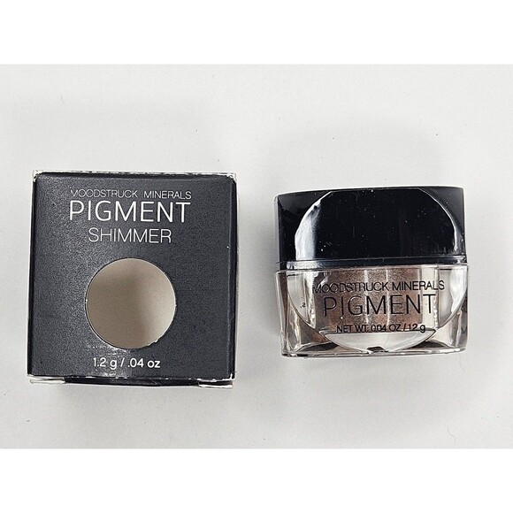 Younique Moodstruck Minerals Pigment Shimmer Adorable New in Box - Picture 1 of 4